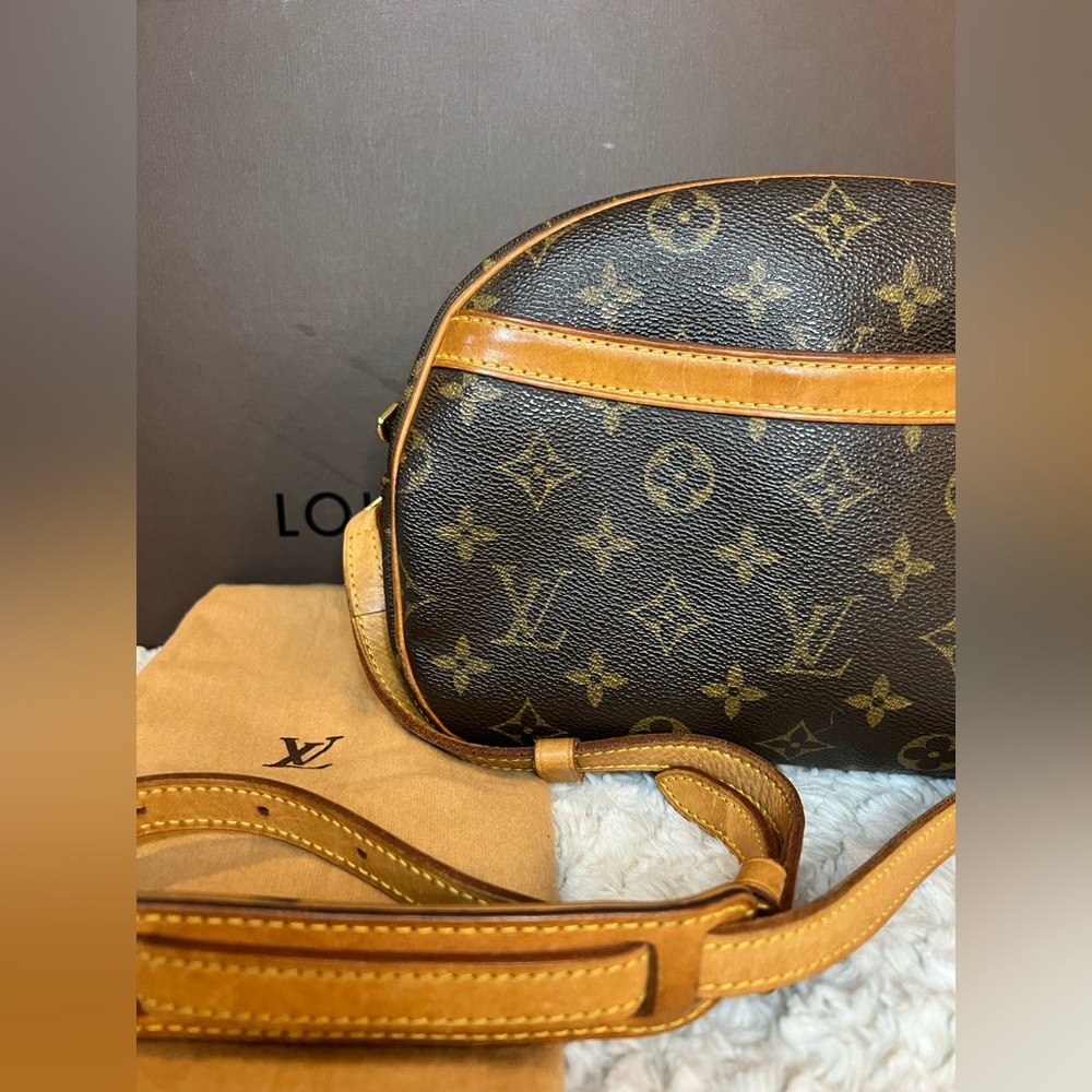 Authentic Louis Vuitton Monogram Blois